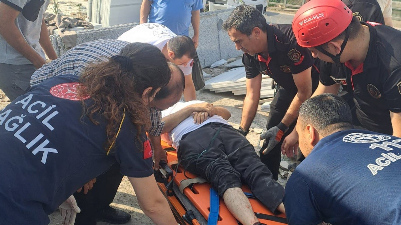 Mermer bloklar devrildi! 2 işçi yaralandı