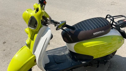 Bursa'da hafif ticari araca çarpan motosiklet sürücüsü ağır yaralandı