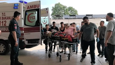 Bursa’da otomobile çarpan motosikletteki 2 kişi ağır yaralandı
