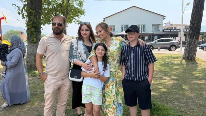 Demet Akalın minik hayranı için Bursa'ya geldi