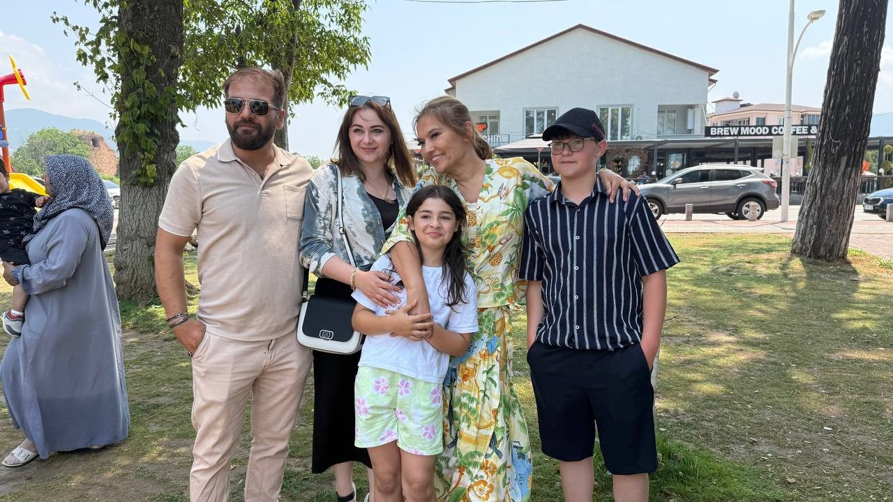 Demet Akalın minik hayranı için Bursa'ya geldi