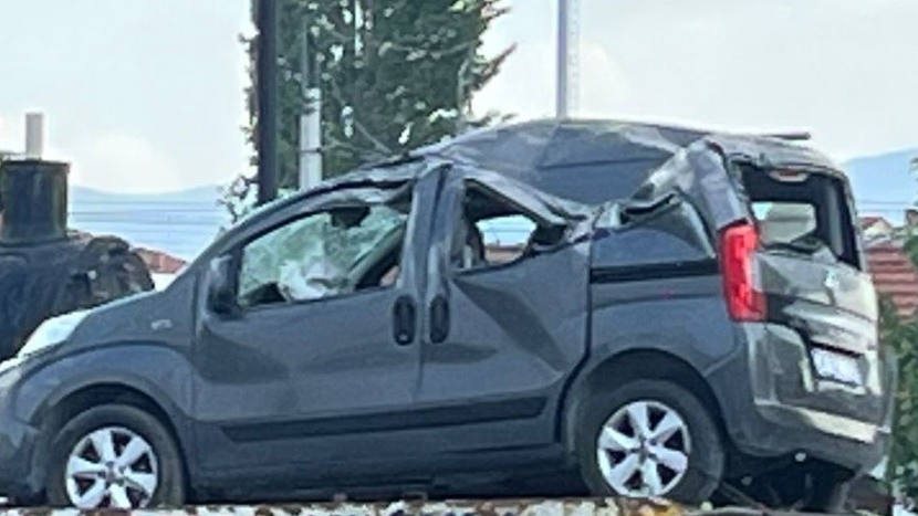 Tavşanlı'da kontrolden çıkan araç takla attı!