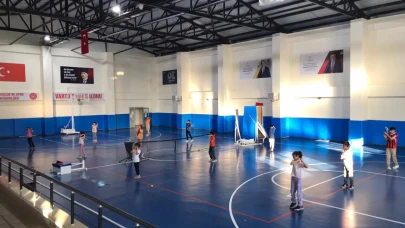 Varto'da kort tenisi kursu yoğun ilgi görüyor