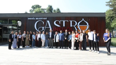 Başkan Taban stajyer öğrencilerle veda sofrasında