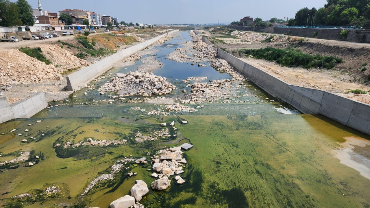 Mustafakemalpaşa Deresi'nde ıslah çalışmaları yine durdu