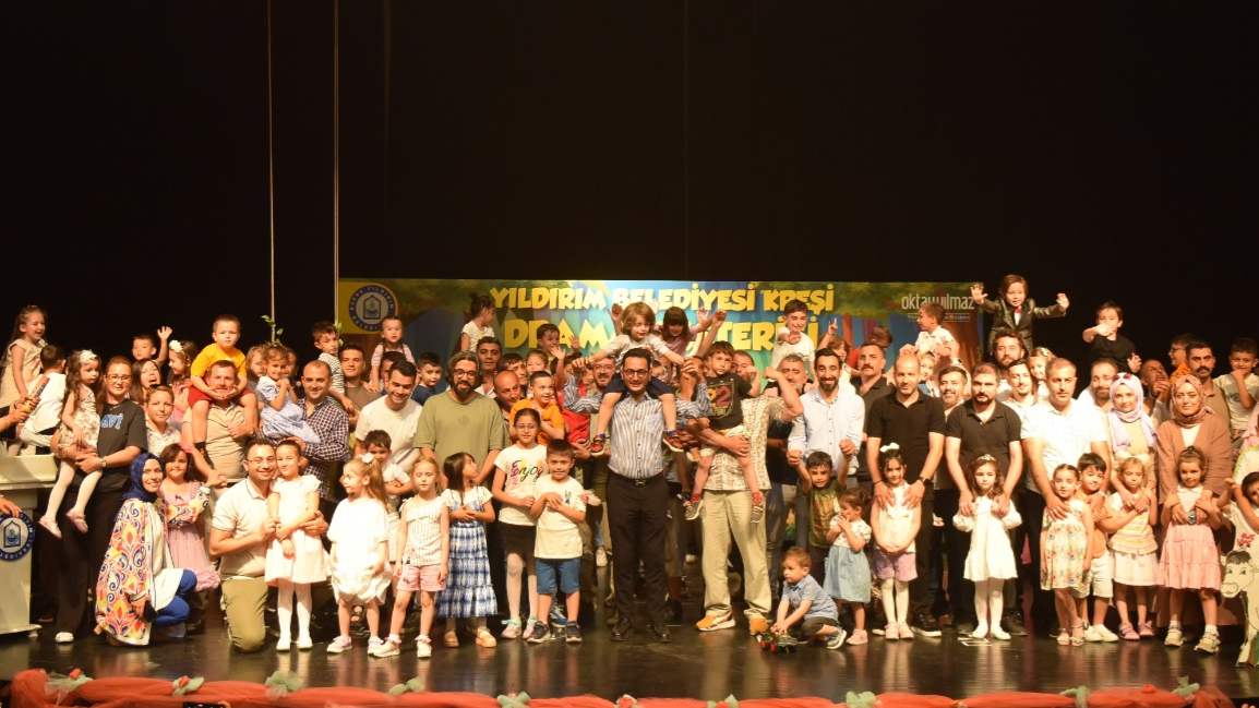 Yıldırımlı miniklerin mezuniyet coşkusu