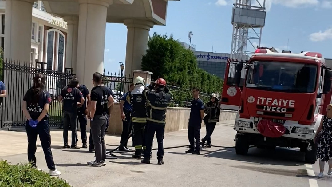Benzinli intihar teşebbüsünü ekipler engelledi