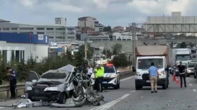 TEM Otoyolu'nda otobüs ile otomobil çarpıştı: 3 yaralı