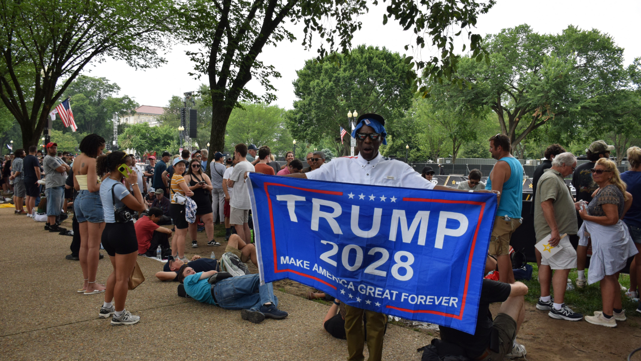 Trump’tan ABD ordusuna övgü protestoculara gözdağı