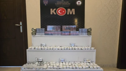 Yolcu otobüsünde kaçak tütün ve elektronik sigara ele geçirildi