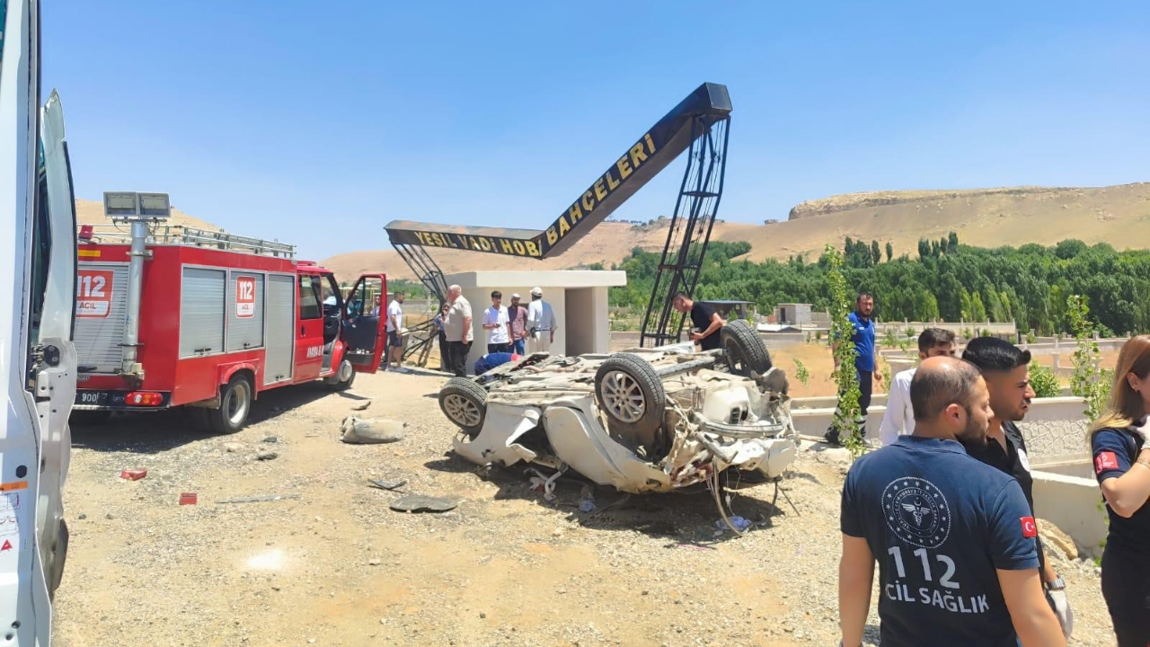 Mardin’de otomobil şarampole yuvarlandı: 1 ölü, 1 yaralı