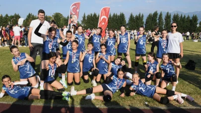 Genç voleybolcuların kalbi Osmangazi’de attı