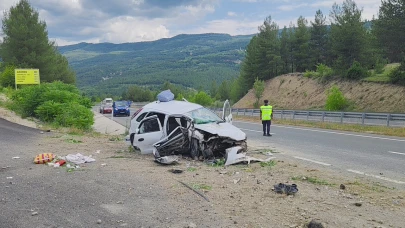Karabük’te otomobil beton menfeze çarptı! 1 ölü, 3 ağır yaralı