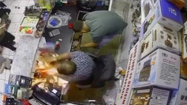 Bursa'da çakmakla oynarken alev alınca yerinden zıpladı