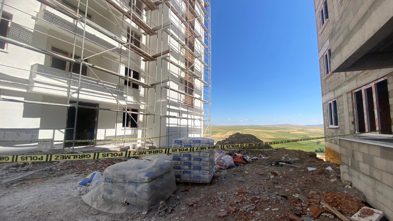 Yozgat'ta inşaattan düşen 71 yaşındaki işçi, hayatını kaybetti