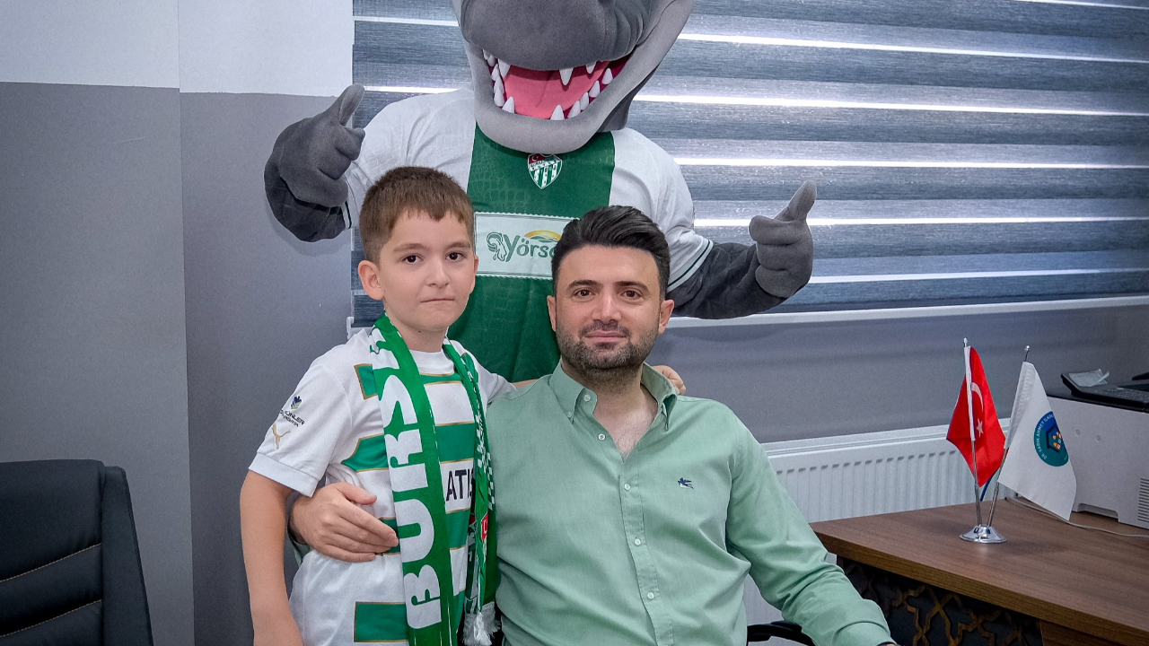Başkan Çelik'ten minik taraftara büyük jest