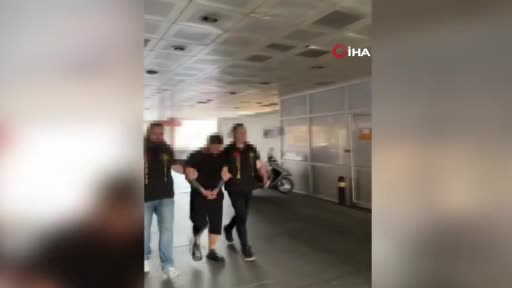 Merdivende çocuğunu tekmeleyen cani baba gözaltına alındı