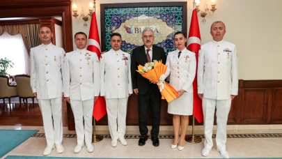 Bursa Valisi Ayyıldız denizcileri makamında kabul etti
