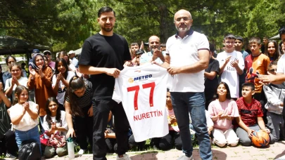 Nurettin Korkmaz öğrencilerle bir araya geldi