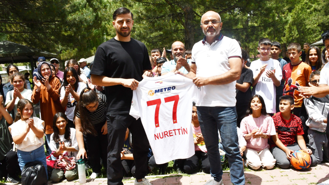 Nurettin Korkmaz öğrencilerle bir araya geldi