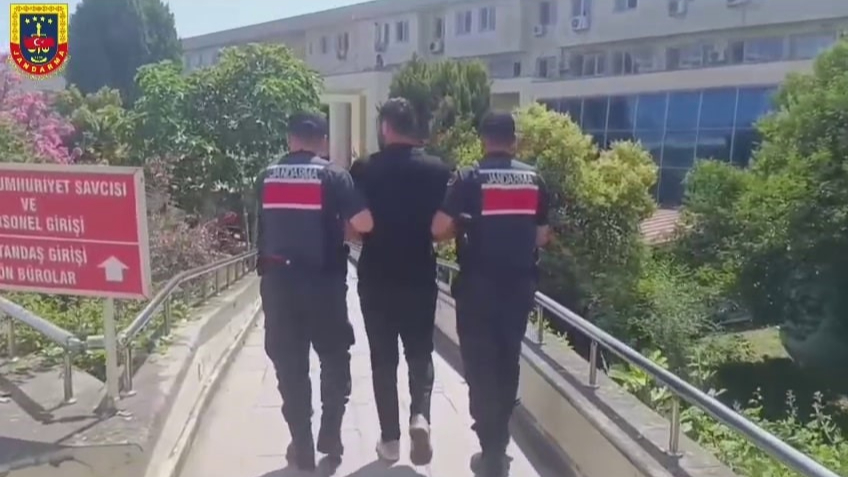 Arkadaşını silahla yaralamıştı, bungalovda saklanırken yakalandı