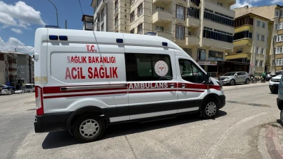 Karşıdan karşıya geçmek isterken otomobil çarptı!