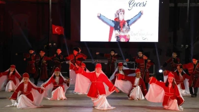 İnegöl Belediyesi Halk Dansları Topluluğu 14'üncü yılını kutladı