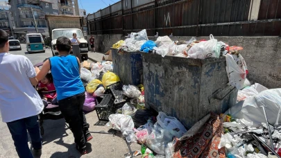 İzmir'de temizlik hizmetleri durdu! Sokaklar çöp koktu