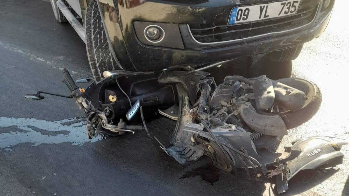 Motosiklet sürücüsü metrelerce sürüklendi