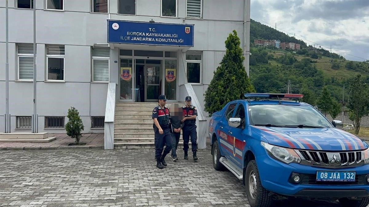 Artvin’de askeri yasak bölgede yakalandı! 14 suç kaydı çıktı