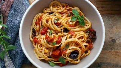 Spaghetti Puttanesca ile mutfağınızda İtalyan rüzgarı estirin!