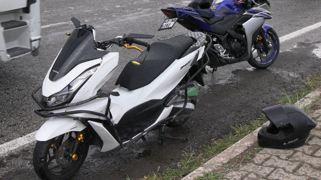 Kütahya'da motosiklet ile otomobil çarpıştı: 1 yaralı