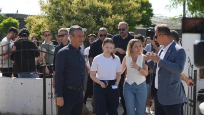 Özgür Özel Nehir Zeyrek'i yine yalnız bırakmadı