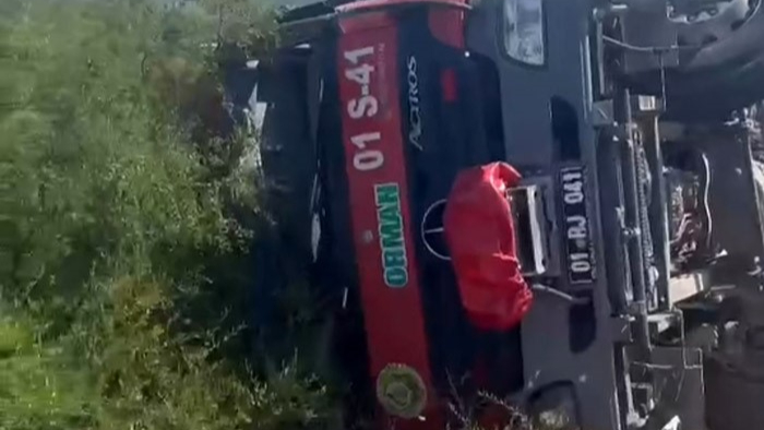 Orman yangınına müdahale ederken araöz devrildi!  2 yaralı