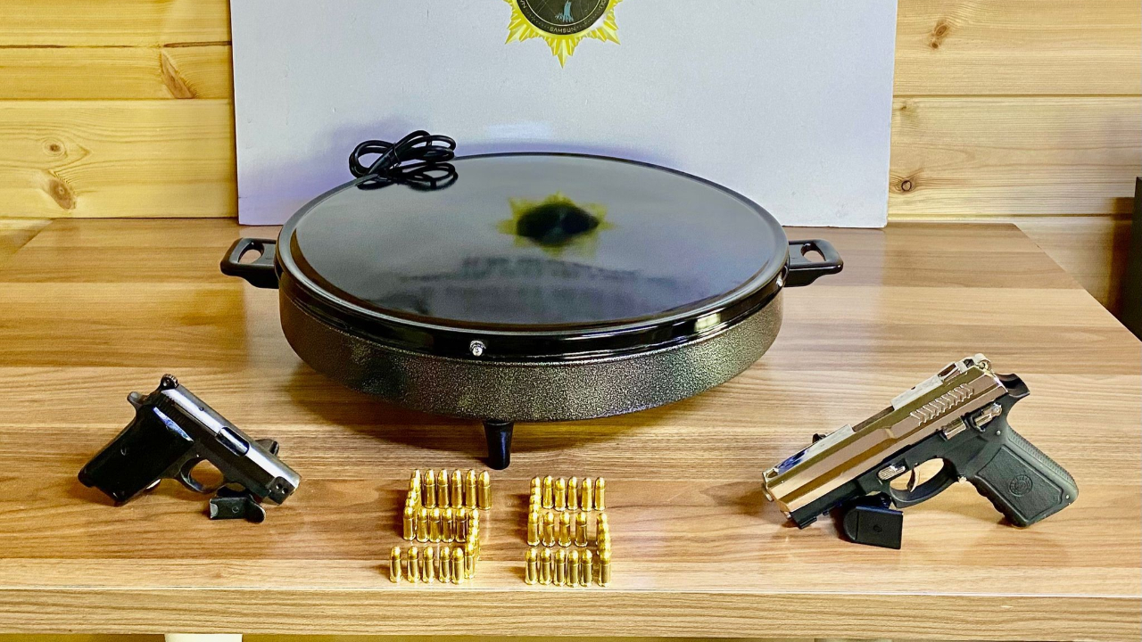 Samsun'da katmer sacı içine gizlenmiş 2 tabanca ve 57 mermi ele geçirildi