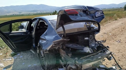 Kontrolden çıkan otomobil şarampole yuvarlandı! 3 yaralı