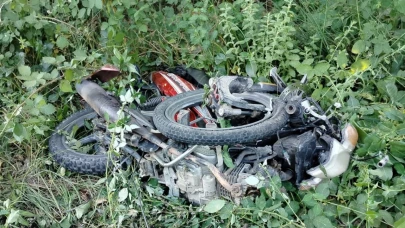 Otomobille çarpışan motosikletin sürücüsü hayatını kaybetti
