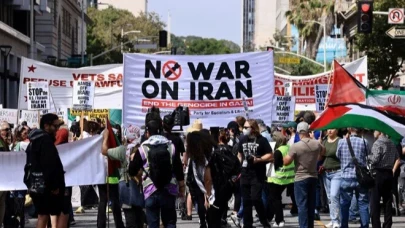 New York'ta İran'a saldırı protesto edildi