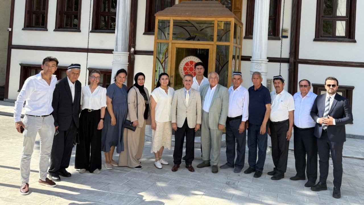 Özbek basın heyeti, Bursa'daki gazetecilerle bir araya geldi