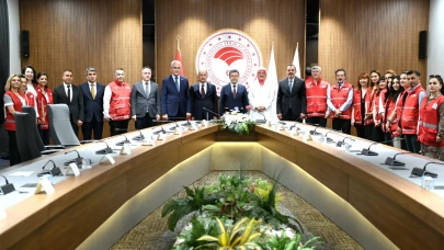 Bakan Yumaklı, "1 Ünite Kan, 3 Fidan" kampanyasını duyurdu