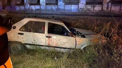 Otomobil ile motosiklet çarpıştı: 1 ölü, 2 ağır yaralı