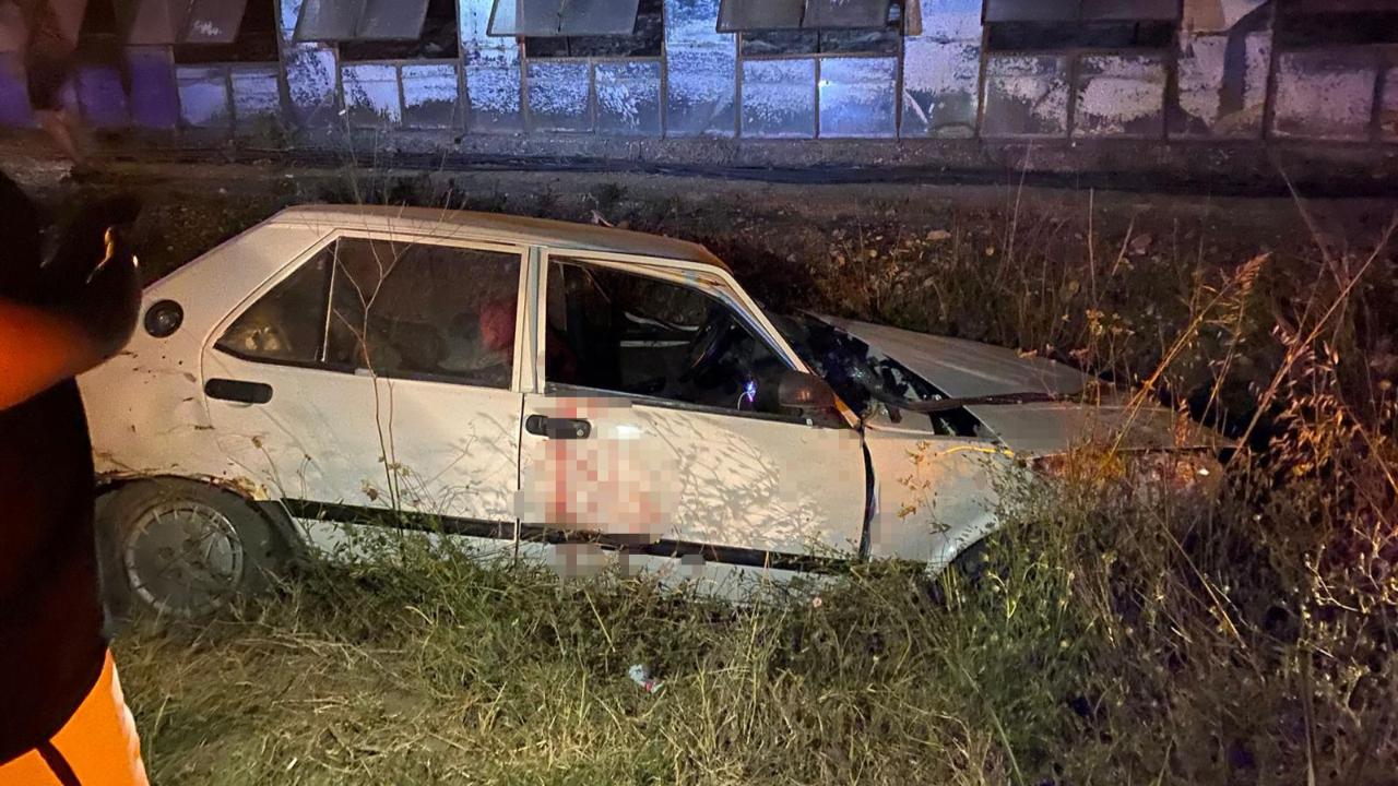 Otomobil ile motosiklet çarpıştı: 1 ölü, 2 ağır yaralı