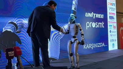 TÜMKAD'ın konferansına insansı robot damga vurdu