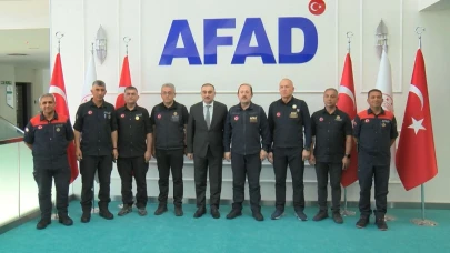 Azerbaycan'dan AFAD personeline iş birliği rozeti