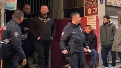 Cinayet sonrasında evden elleri cebinde çıktı!