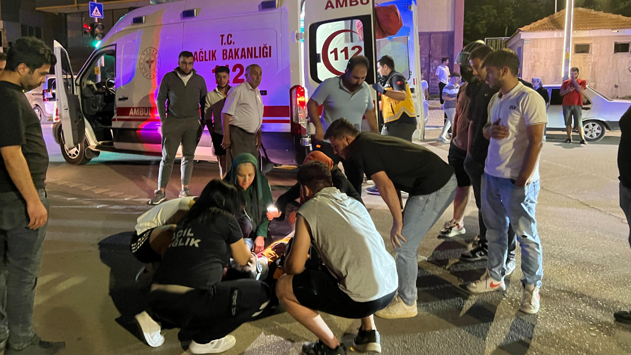 Kamyonet ile motosiklet çarpıştı! 1 yaralı