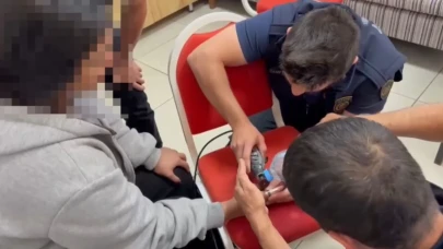 Yüzük kadının parmağına sıkıştı!