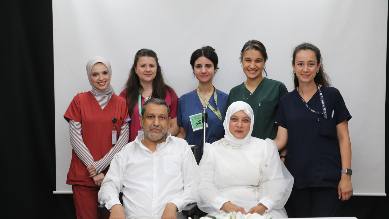 Tedavi olduğu hastanede dünya evine girdi