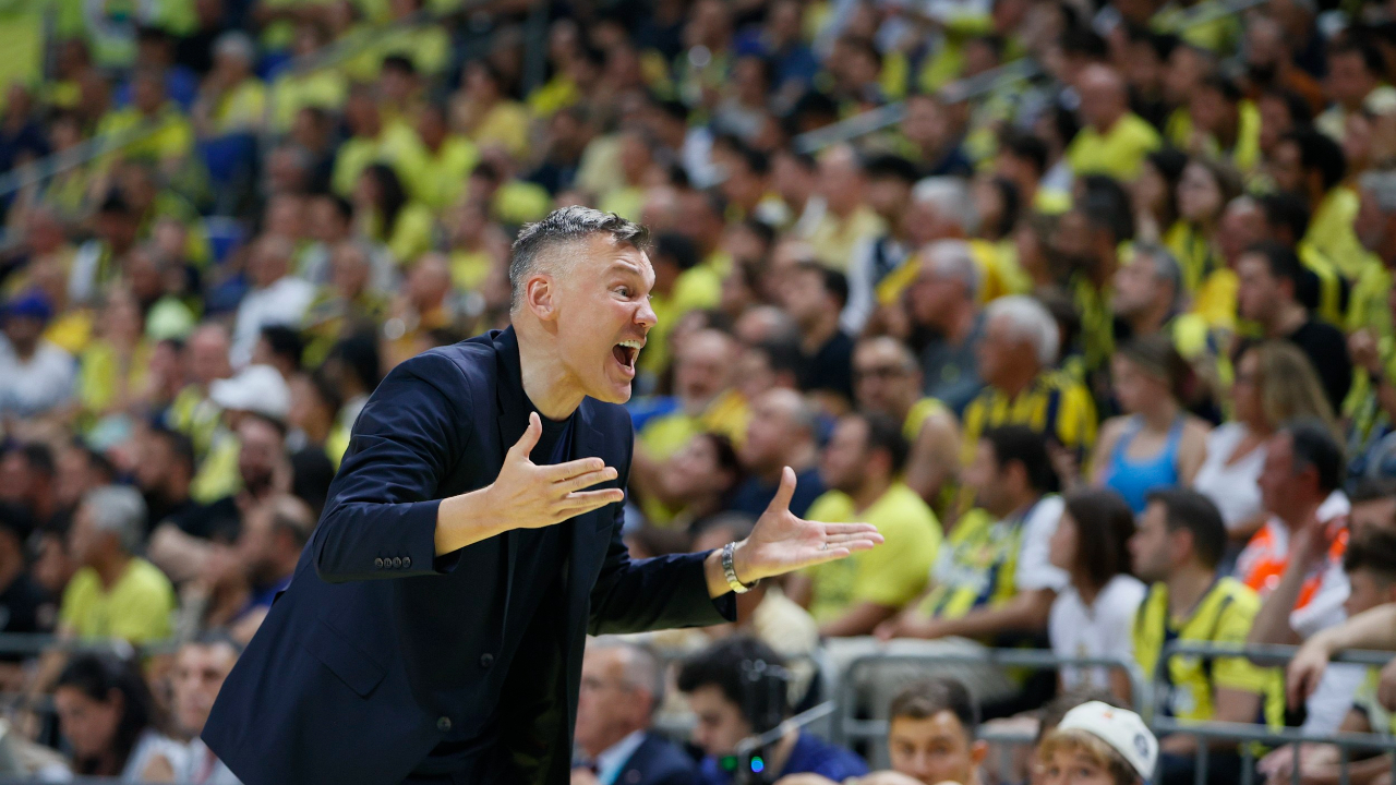 Fenerbahçe Beko ligde 12. şampiyonluğunu kazandı!