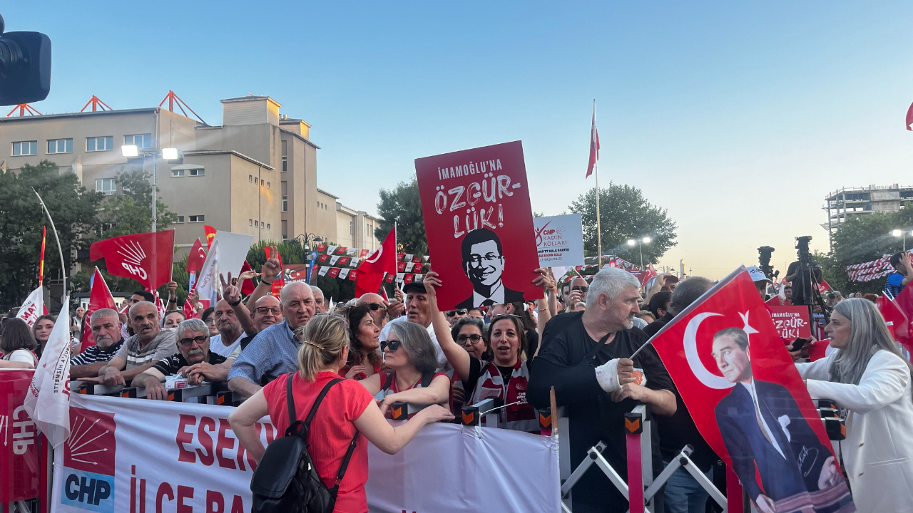 CHP Genel Başkanı Özgür Özel Büyükçemece'deki mitingde konuştu